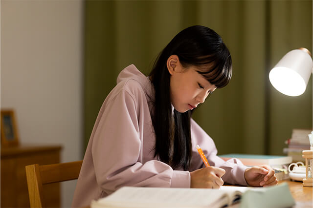 期末テスト2週間前にする事とは?勉強方法や良い点数の取り方を解説