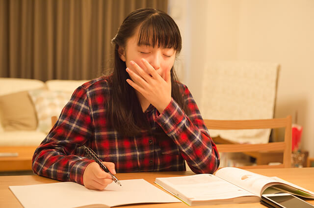 テスト前日の睡眠不足がダメな理由