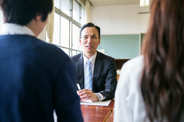 三者面談とは?実施される内容、心構えや注意点と事前準備を解説