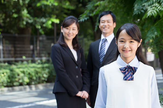 高校 見学 親 の 服装