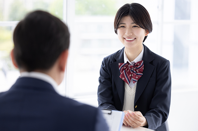 高校受験の面接対策!よく聞かれる質問8選と面接のポイントを解説