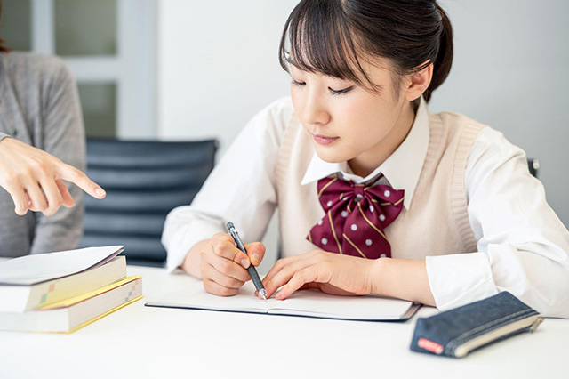 高校受験の国語対策!点数アップを目指すポイントと勉強方法を解説