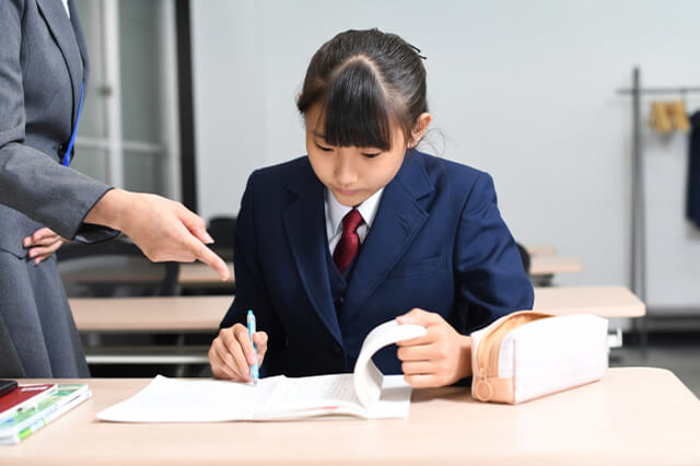 【5分でおさらい】英語の過去完了形とは?過去形との違いや訳すコツを解説