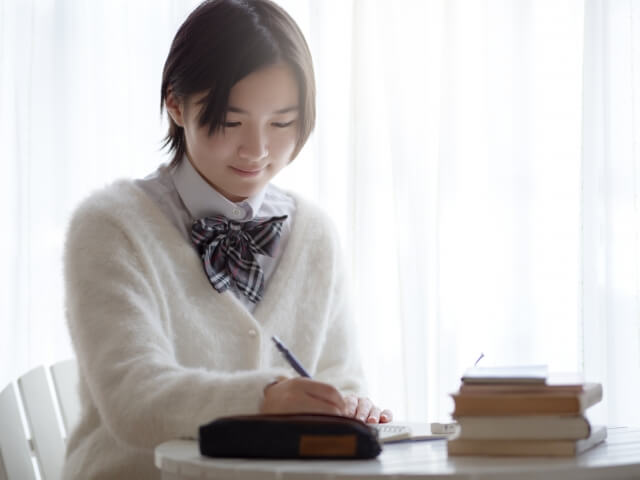 【5分でおさらい】英語の過去完了形・過去完了進行形の否定文や疑問文を作る方法